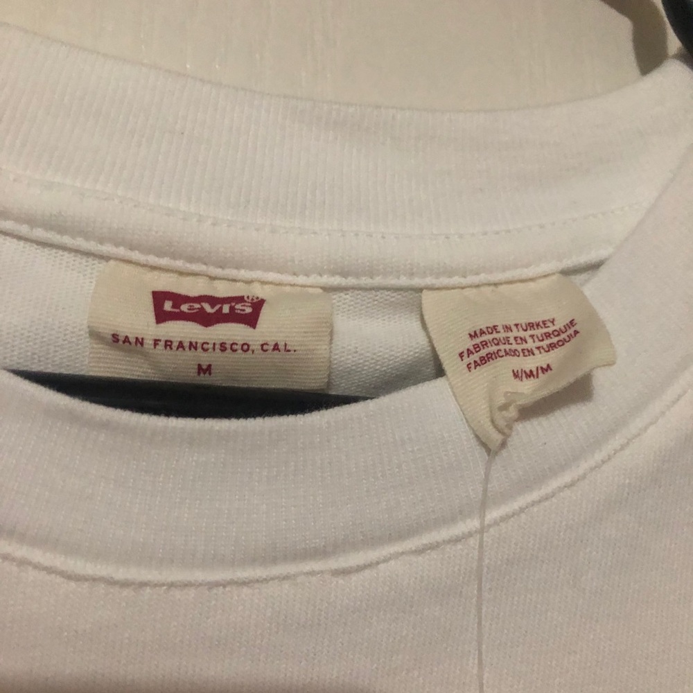 LEVI’S crop tee - Picture 3 of 4